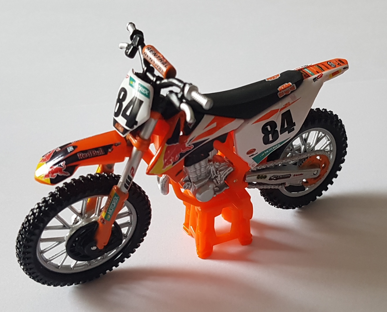 BURAGO Mini Modell 450 SX-F J.Herlings #84, 1:18