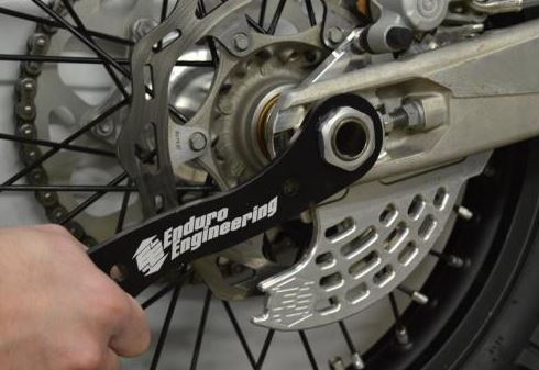 ENDURO ENGINEERING Multi-Tool Achse/Kerze KTM/HUSQVARNA/GasGas